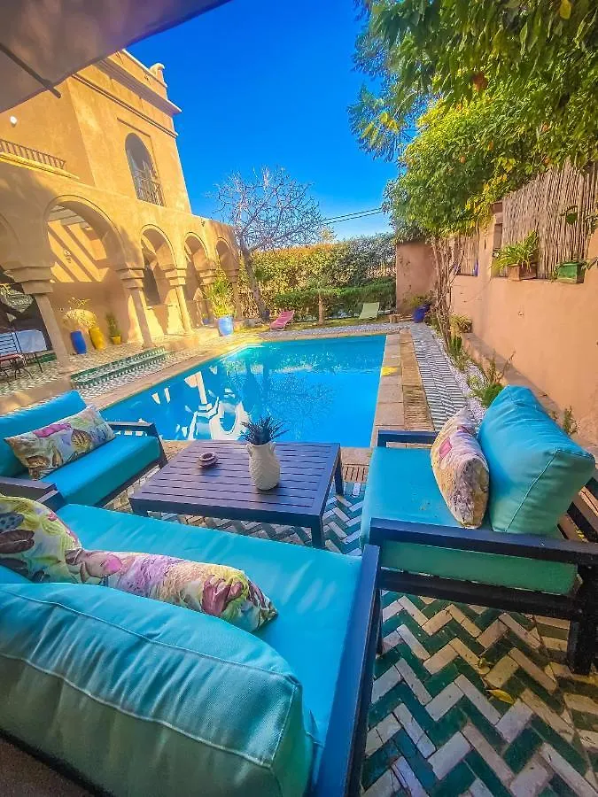 Villa entier , piscine privée Targa location